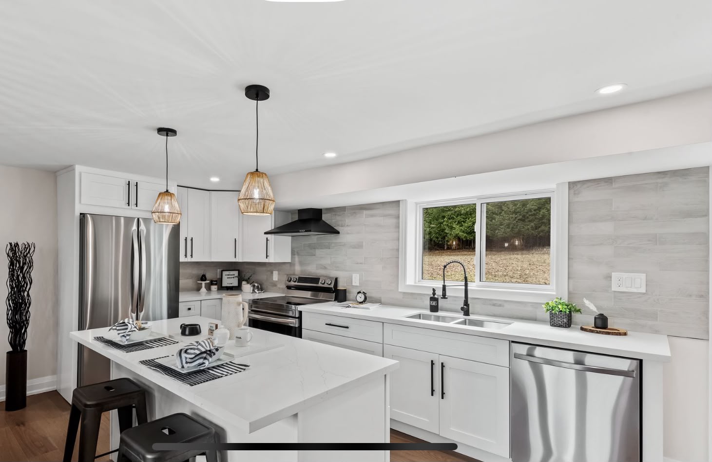 Quartz counters and backsplash